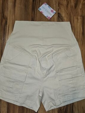 POSHGLAM Small Cream Maternity Cargo Shorts Over Belly Stretchy Comfy Cotton